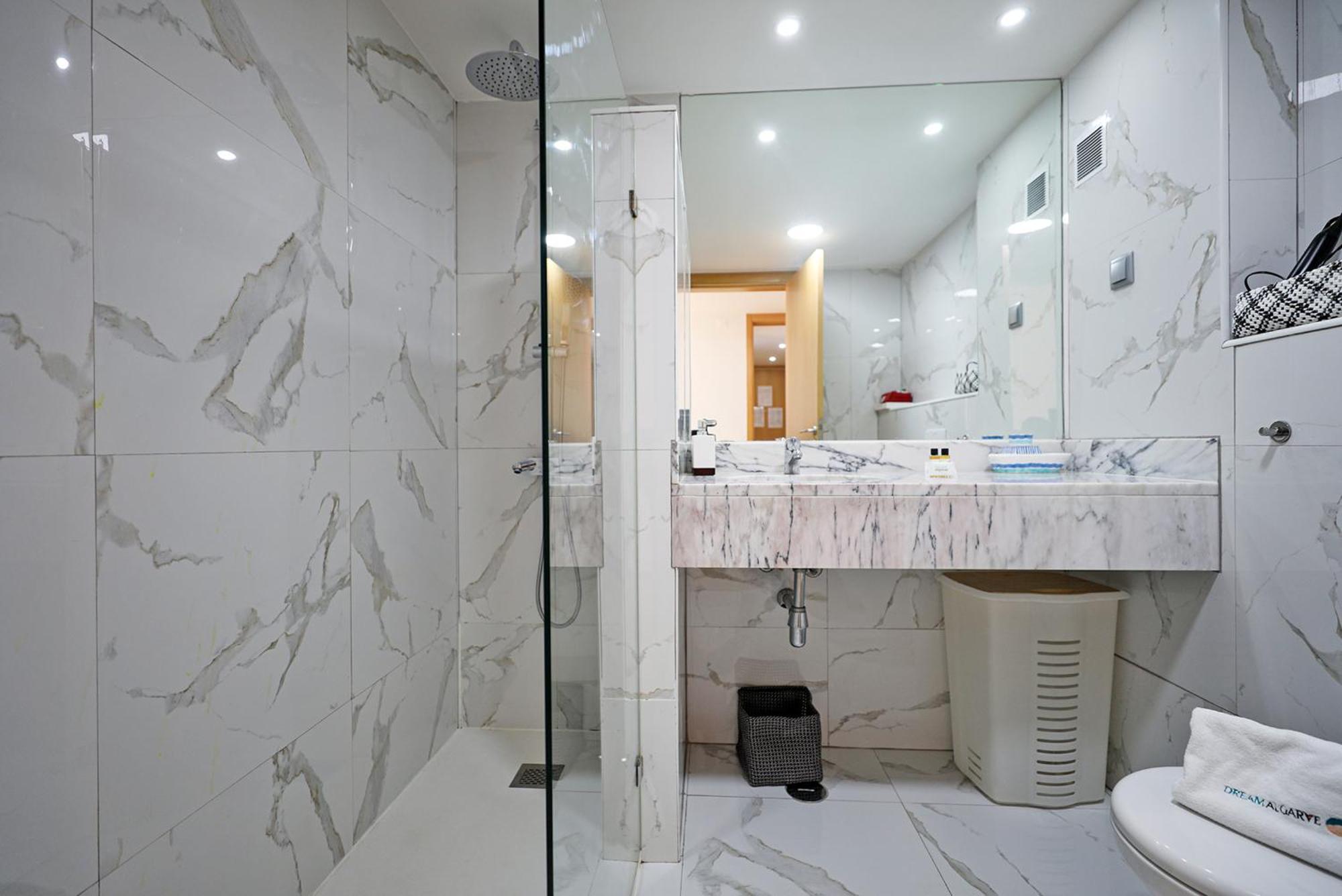 B19 - Marina Bay Apartment ลากอส ภายนอก รูปภาพ